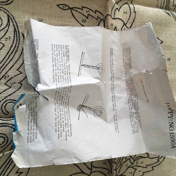 Punch needle rugs by numbers poppy flower pattern rug foundation or wall hanging - Picture 3 of 8